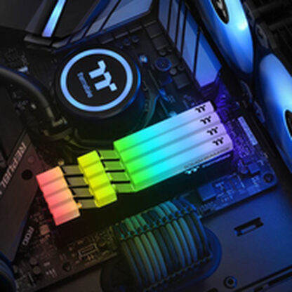 Μνήμη RAM THERMALTAKE Toughram RGB CL19 16 GB