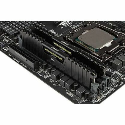 Μνήμη RAM Corsair CMK16GX4M2A2400C14 16 GB DDR4 2400 MHz