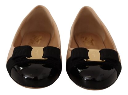 Salvatore Ferragamo - Elegant Quilted Leather Flats - Chic Dual-Tone Design