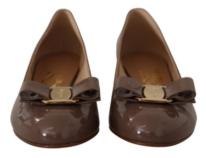 Salvatore Ferragamo - Elegant Caraway Brown Pumps with Vara Bow