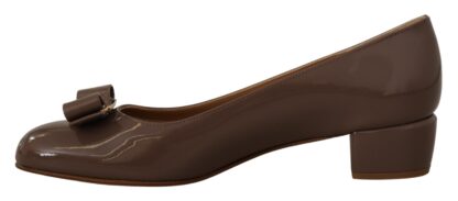 Salvatore Ferragamo - Elegant Caraway Brown Pumps with Vara Bow