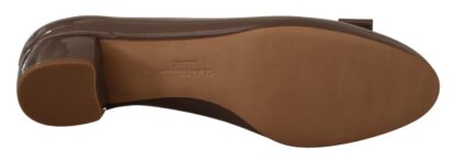 Salvatore Ferragamo - Elegant Caraway Brown Pumps with Vara Bow