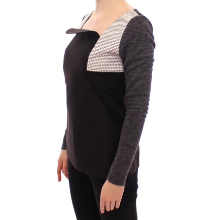 KAALE SUKTAE - Chic Tri-Tone Long Sleeve Sweater