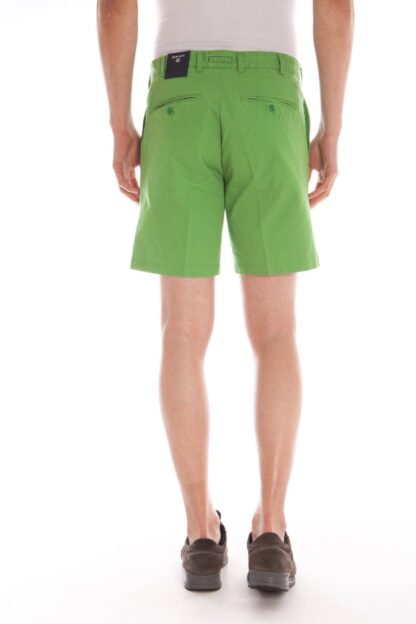 Gant - Elegant Green Bermuda Shorts with Emblem Detail