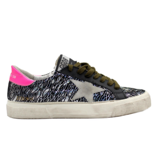 Golden Goose - Elegant Blue Suede Low Sneakers with Star Accent