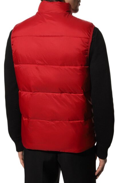 Comme Des Fuckdown - Sleek Sleeveless Padded Gilet in Radiant Red