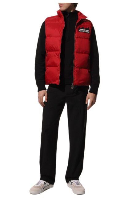 Comme Des Fuckdown - Sleek Sleeveless Padded Gilet in Radiant Red