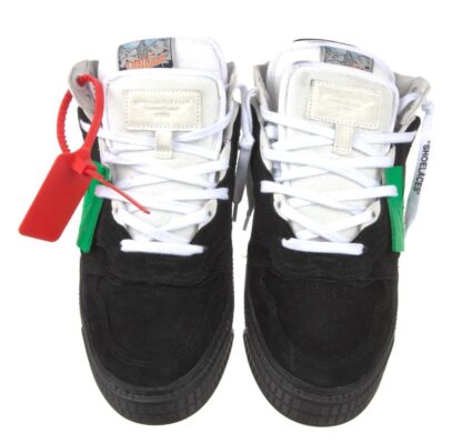 Off-White - Elegant Low Suede Sneakers with Green Logo Detail