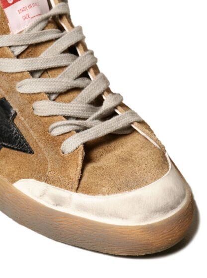 Golden Goose - Chic Brown Suede Low-Top Sneakers