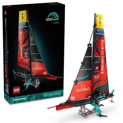 LEGO Yacht Emirates Team New Zealand AC75