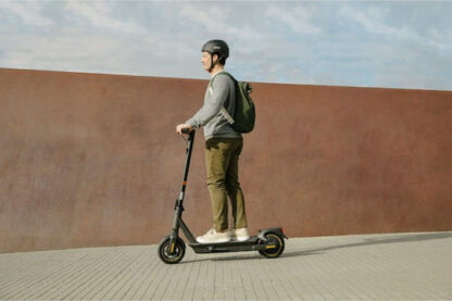 Segway Max G2 E Ηλεκτρικό Πατίνι με 25km/h Max Ταχύτητα και 70km Αυτονομία σε Μαύρο Χρώμα Κωδικός: AA.05.15.01.0003