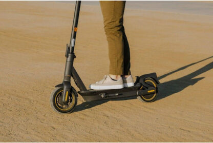 Segway Max G2 E Ηλεκτρικό Πατίνι με 25km/h Max Ταχύτητα και 70km Αυτονομία σε Μαύρο Χρώμα Κωδικός: AA.05.15.01.0003