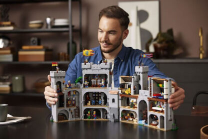 Lego Castle Lion Knights' Castle για 18+ Ετών 4514τμχ Κωδικός: 10305