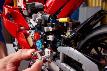 Lego Technic Ducati Panigale V4 S Motorcycle για 18+ Ετών 1603τμχ Κωδικός: 42202