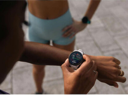 Garmin Forerunner 165 43mm Αδιάβροχο Smartwatch με Παλμογράφο (Mist Gray/Whitestone)