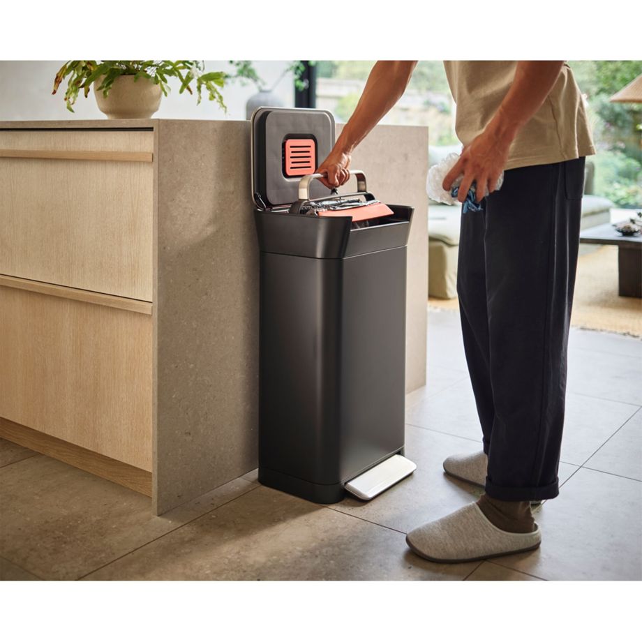 Joseph Joseph Titan 30L Müllpresse Schwarz Joseph Joseph Titan 30L Müllpresse Schwarz