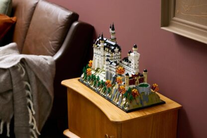 LEGO ARCHITECTURE 21063 Neuschwanstein Castle