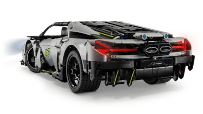 LEGO TECHNIC 42214 Lamborghini Revuelto