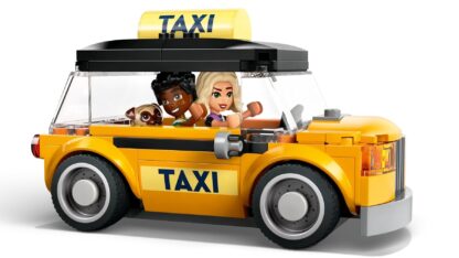LEGO FRIENDS 42656 Heartlake City Airport and Airplane