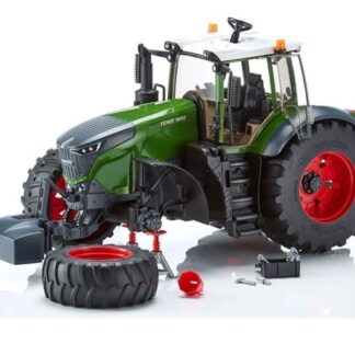 BRUDER Fendt 1050 Vario with mechanic and garag