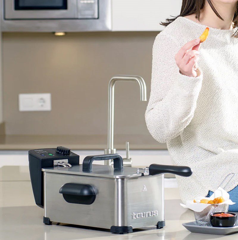 Taurus oil fryer 973967000 (2000W;3l) Taurus oil fryer 973967000 (2000W;3l)