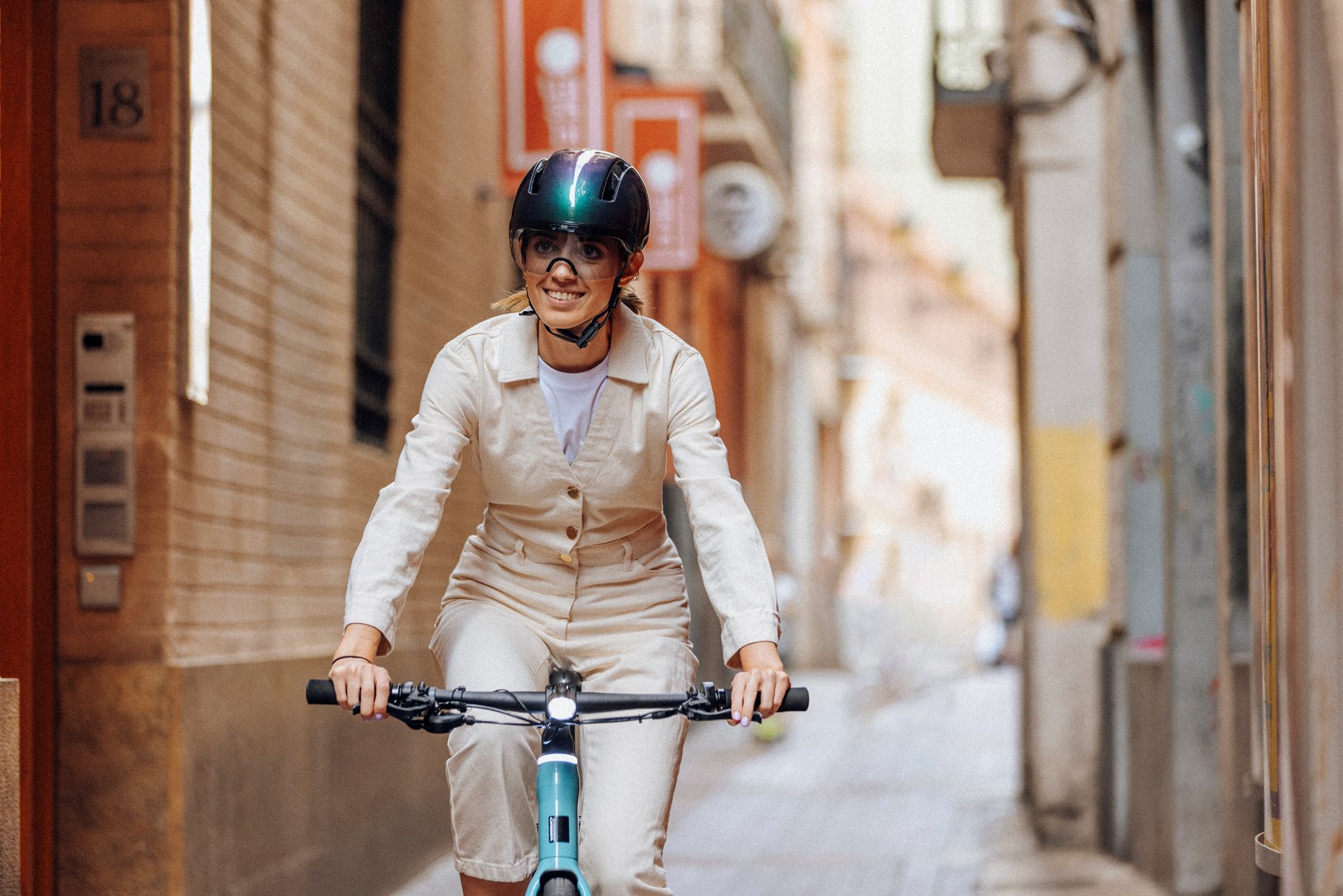 Kask Rowerowy HJC CALIDO PLUS BiaÅo-Szary PEARL WHITE GREY r.L Kask Rowerowy HJC CALIDO PLUS BiaÅo-Szary PEARL WHITE GREY r.L