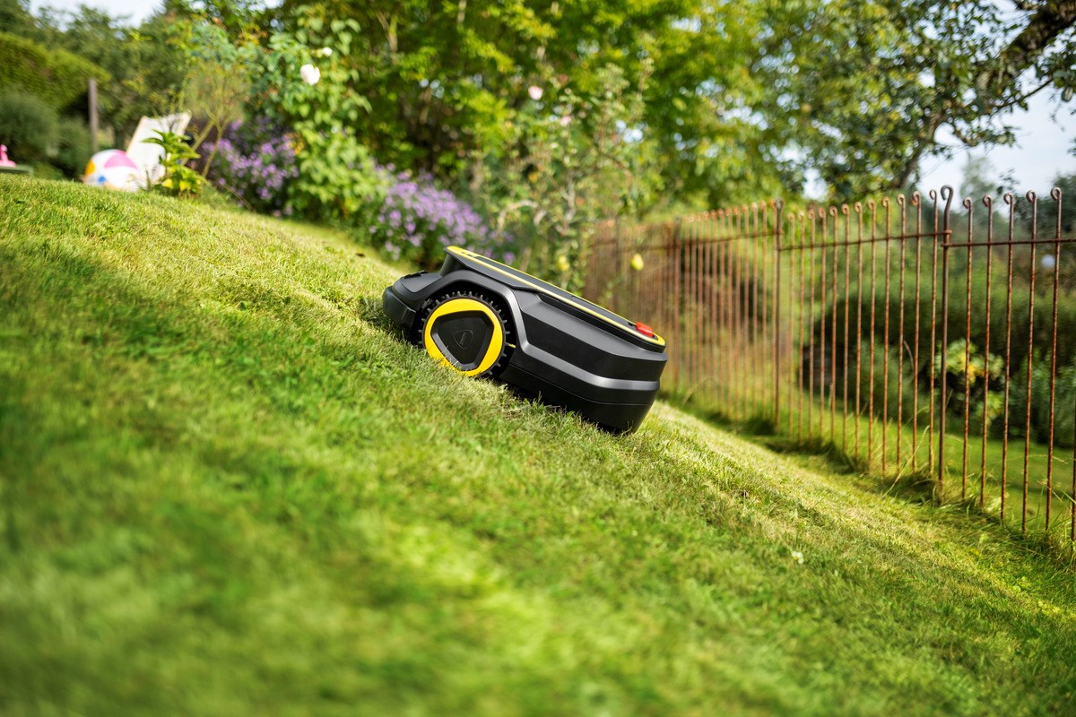 KARCHER RCX 4 mowing robot - 1.269-740.0 KARCHER RCX 4 mowing robot - 1.269-740.0